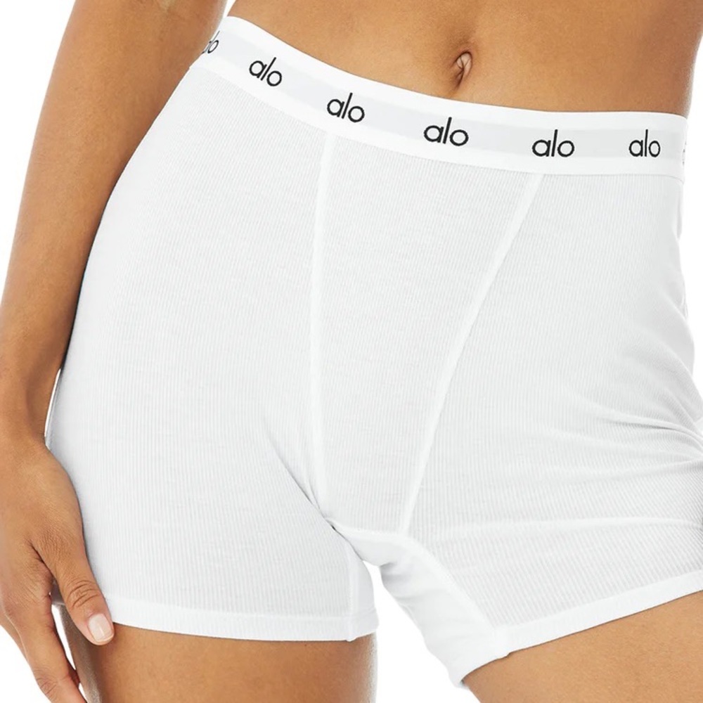 ALO Yoga Icon Ribbed Boy Short